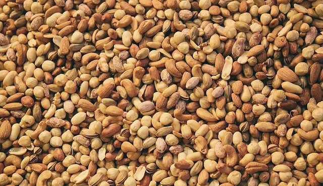 אגוזים טבעיים